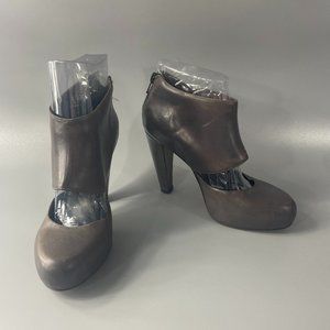 LOEFFLER RANDALL Leather D'Prsay Pumps, Size 6.5 B